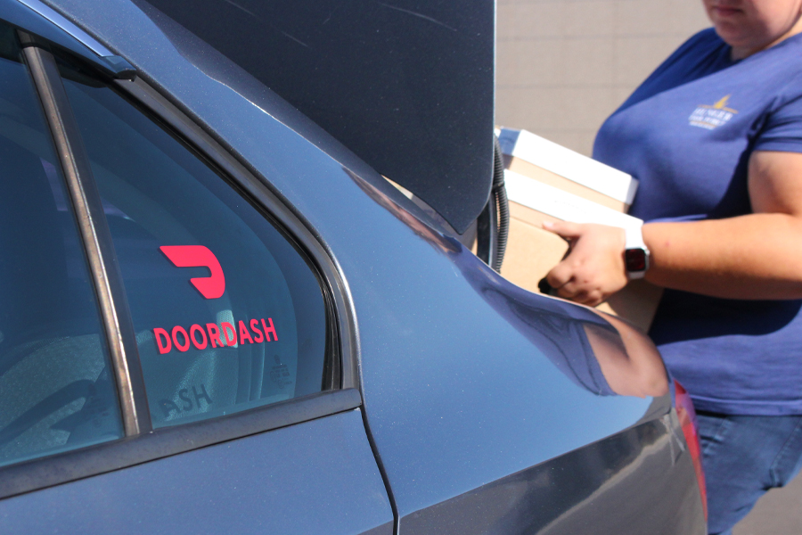 DoorDash-sticker-on-vehicle
