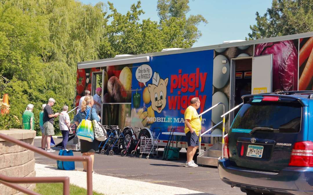 Grocery store on wheels makes rounds in Milwaukee County