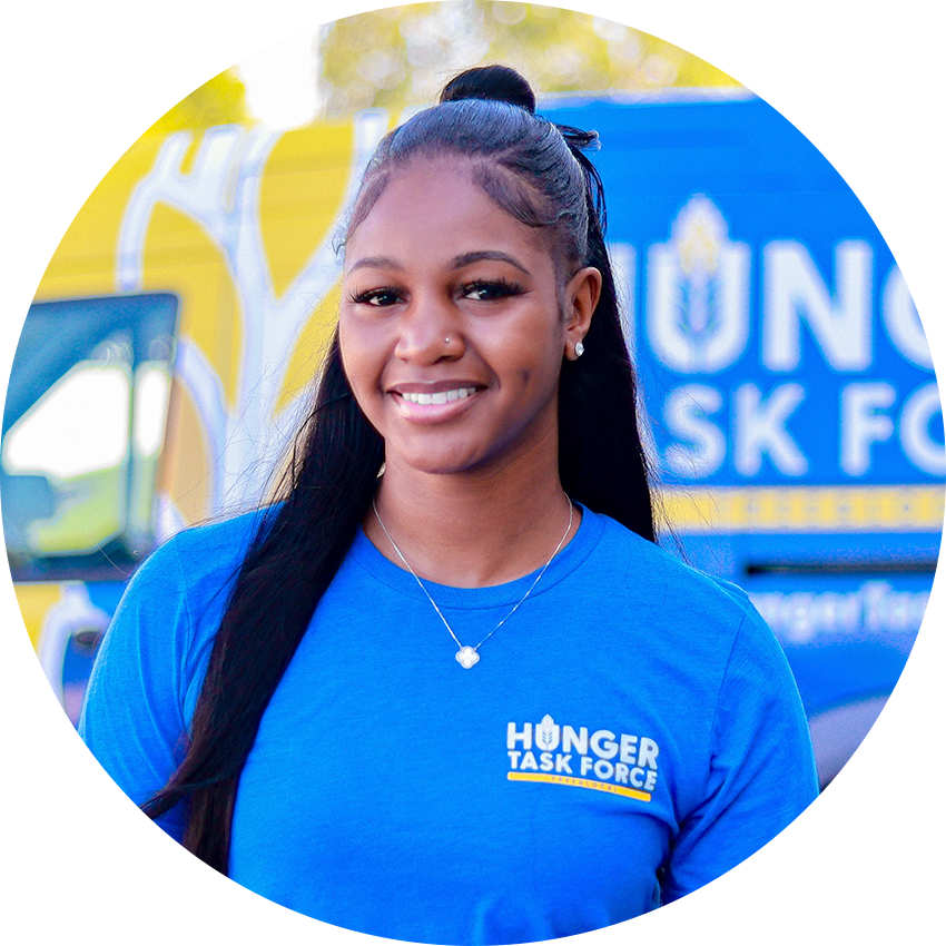 2025-summer-meals-intern-nina-circle